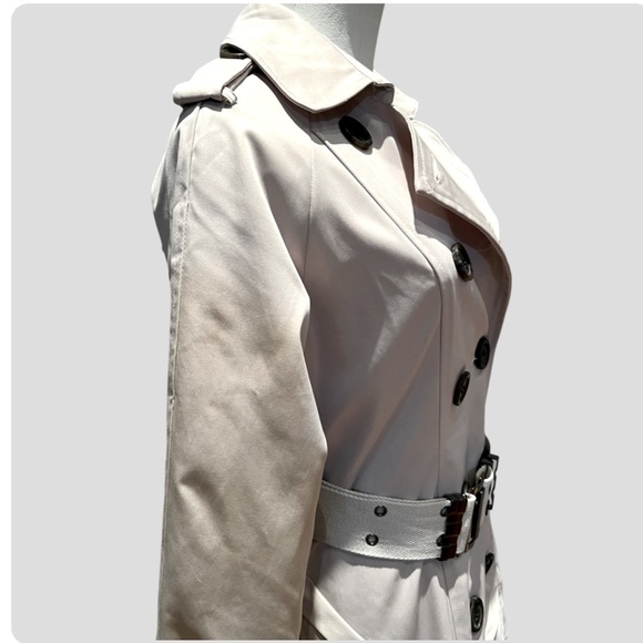 BURBERRY London Trench Coat/Jacket
Size M - Picture 6 of 15